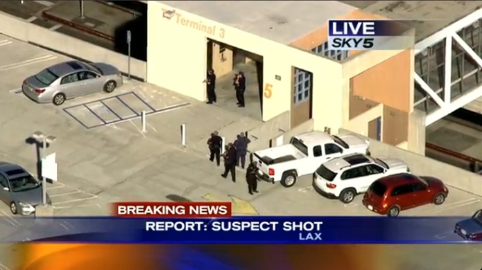 Ãltimo Momento: Evacuan el aeropuerto de Los Ãngeles por un tiroteo