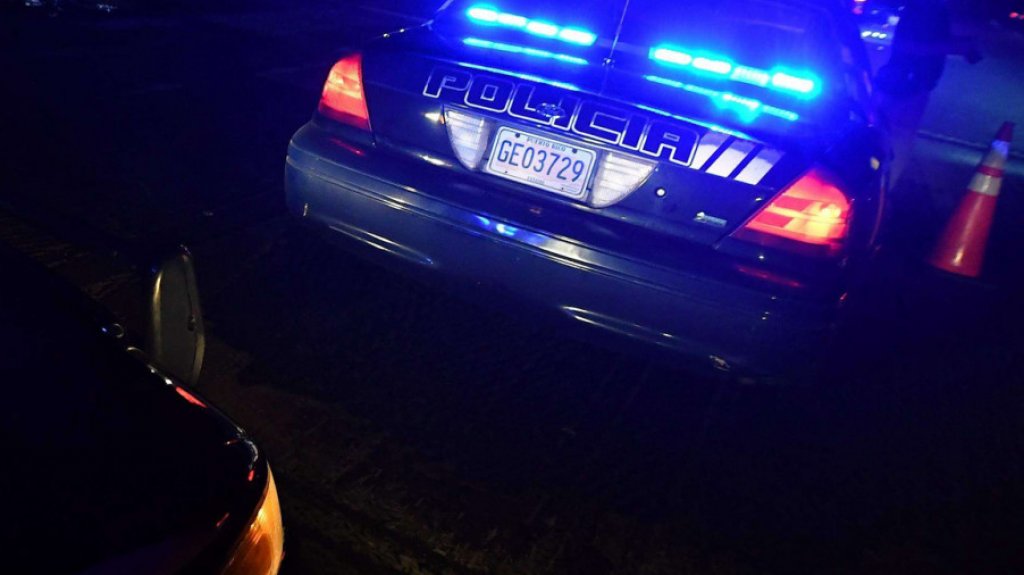  A tiros se llevan cigarrillos y mercanc&iacute;a de gasolinera en Toa Baja 