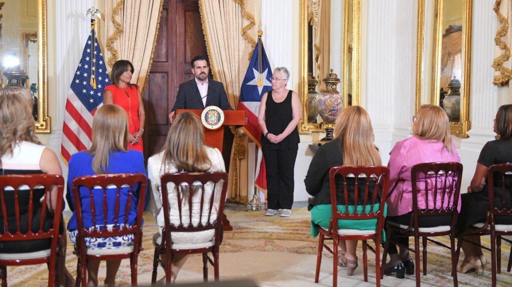  Gobernador presenta proyecto de ley especial para v&iacute;ctimas de violencia dom&eacute;stica 