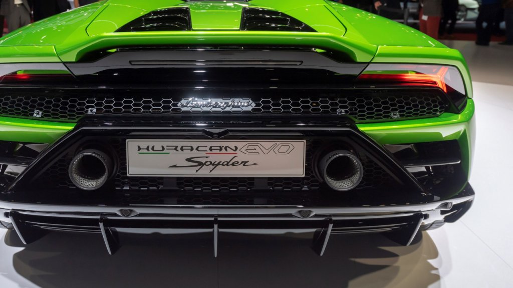  Hombre que pag&oacute; un Lamborghini con ayudas por covid-19 se declara culpable 