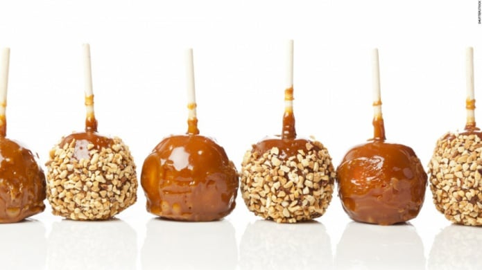 Vinculan manzanas caramelizadas a brote fatal de listeria