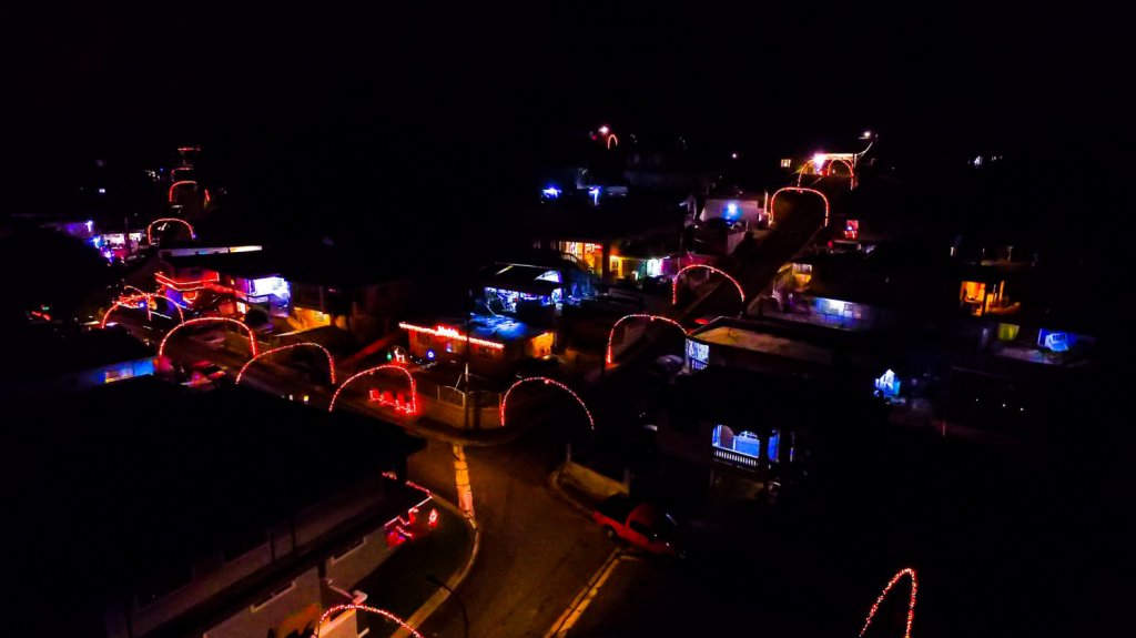  Espect&aacute;culo de arcos navide&ntilde;os en Toa Alta 