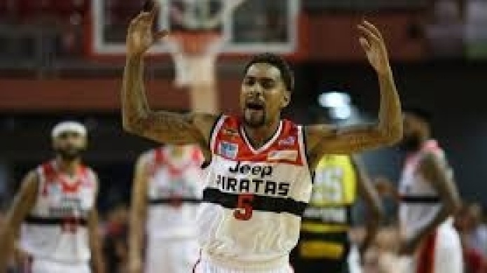 BayamÃ³n vuelve a caer en casa de los Piratas