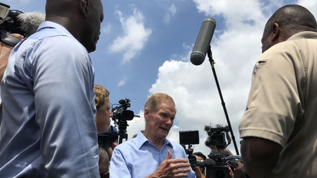  Congresistas se re&uacute;nen con puertorrique&ntilde;os desplazados en Orlando por Mar&iacute;a 