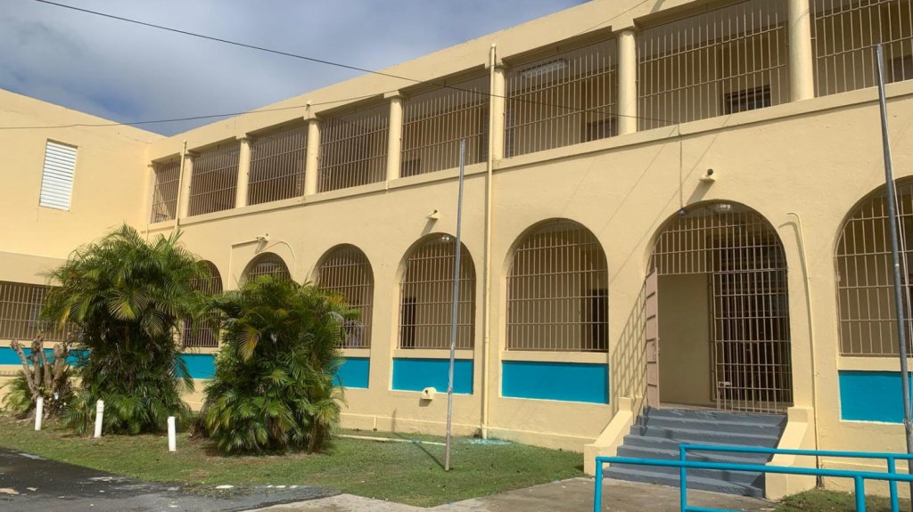  262 escuelas est&aacute;n listas para reapertura dice secretario interino de Educaci&oacute;n 