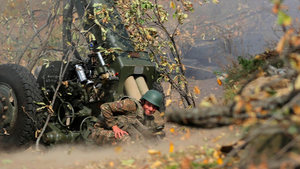  Video: Armenia firma con Rusia y Azerbaiy&aacute;n un &ldquo;doloroso&ldquo; acuerdo de paz 