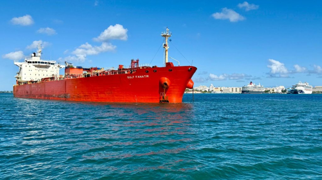  Video: Otro Buque con m&aacute;s de 300 mil barriles de combustible provoca emergencia en Bahia de San Juan 