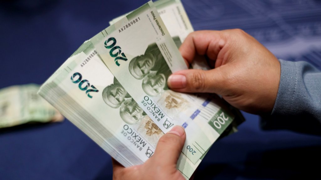  Gobierno de M&eacute;xico denuncia a 70 funcionarios por evasi&oacute;n de impuestos 