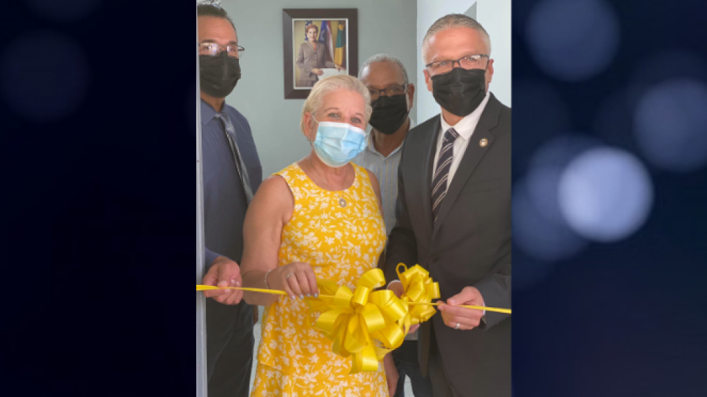  Lo&iacute;za cuenta con nuevo cuartel de la Polic&iacute;a Municipal 