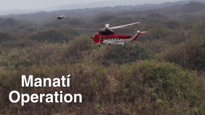 Video: Vea como compaÃ±Ã­a privada trabaja desde el aire el arreglo de lÃ­neas elÃ©ctrica 