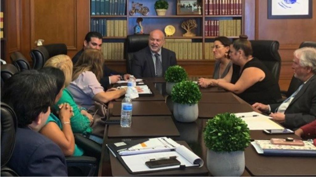  Sindicato exige a gobernadora restituya los 30 d&iacute;as de vacaciones 