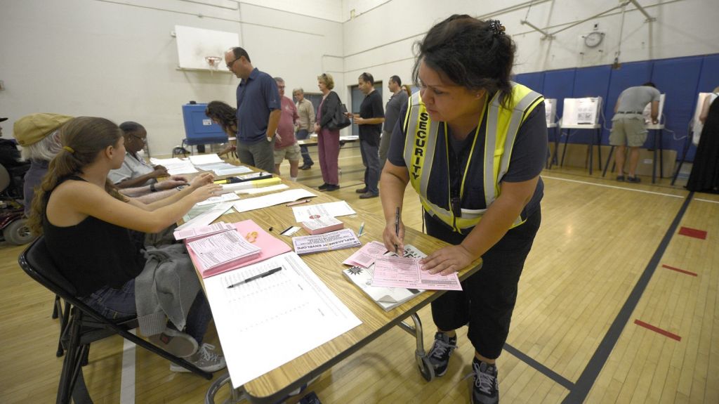  Arizona extiende contabilidad de votos en cerrada contienda por el Senado 