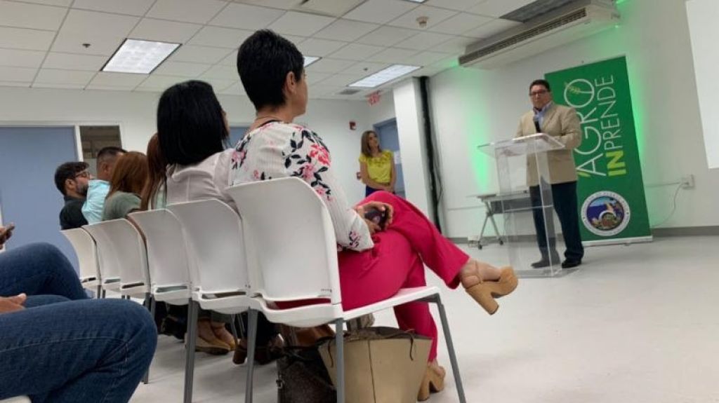  Certifican a 32 agricultores de iniciativa AgroInprende 