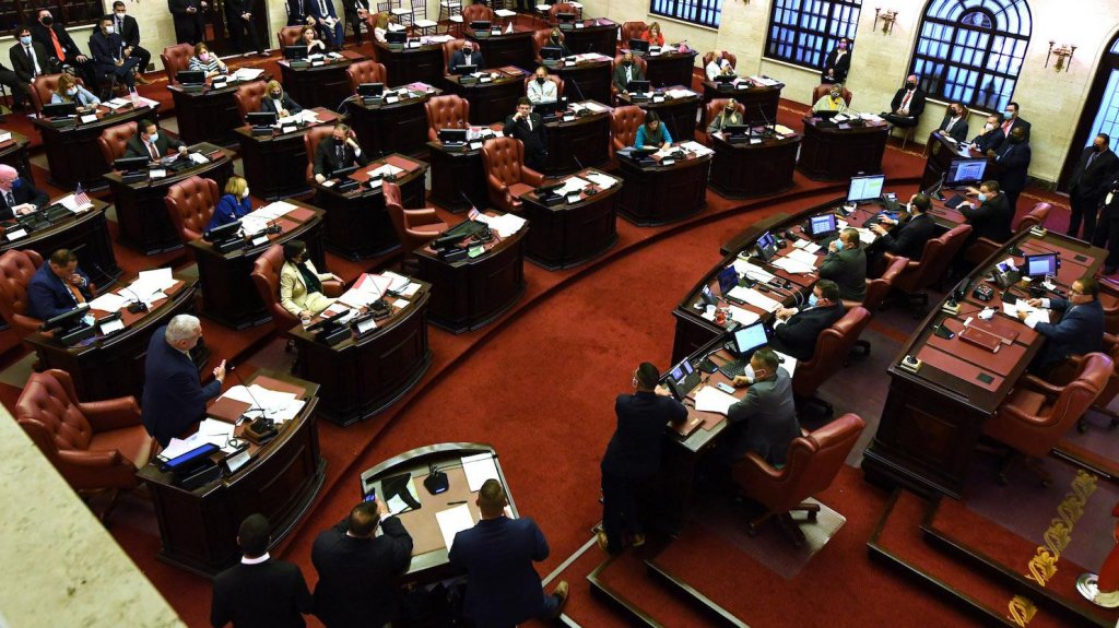  Senado aprueba investigar fondos reconstrucci&oacute;n sistema el&eacute;ctrico 