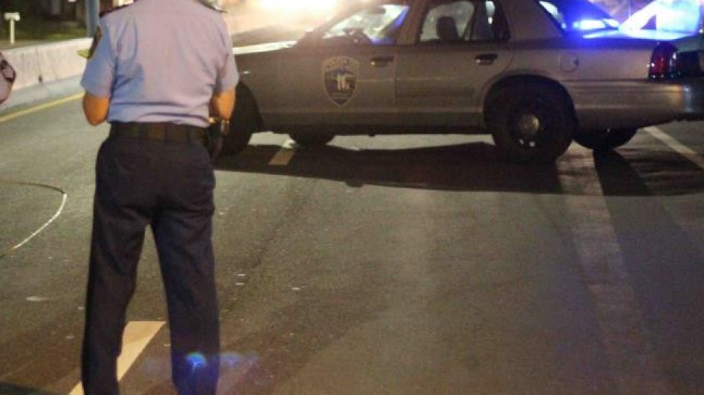  Muere conductor de motora al impactar un auto en Moca 