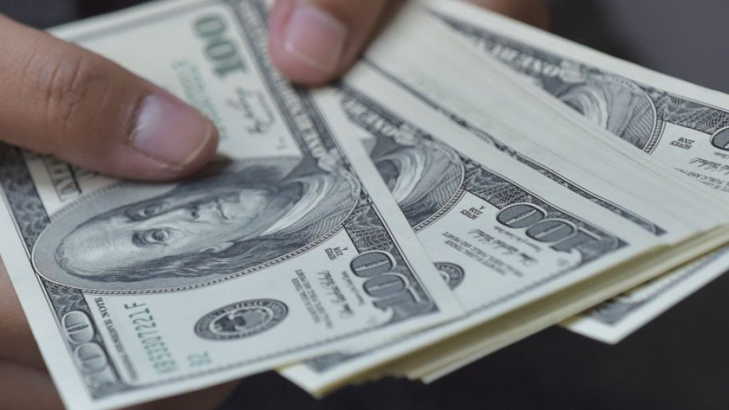  La Casa Blanca anunci&oacute; que &lsquo;una gran cantidad&rsquo; de estadounidenses recibir&aacute;n el cheque de $1,400 a fines de marzo 