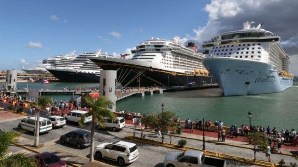  Maceira discute plan de privatizaci&oacute;n de muelles cruceros en San Juan 