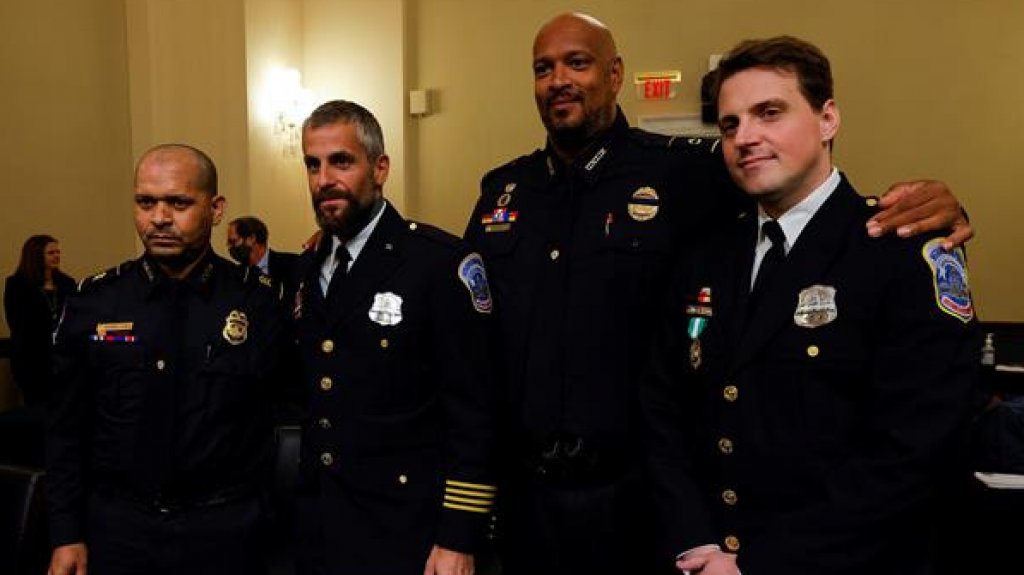  Cuatro polic&iacute;as obligan a EEUU a confrontar el horror del asalto al Capitolio 