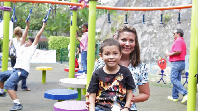 PRIMERA DAMA INAUGURA NUEVO PARQUE EN EL JARDÃN DE LA PRINCESA 