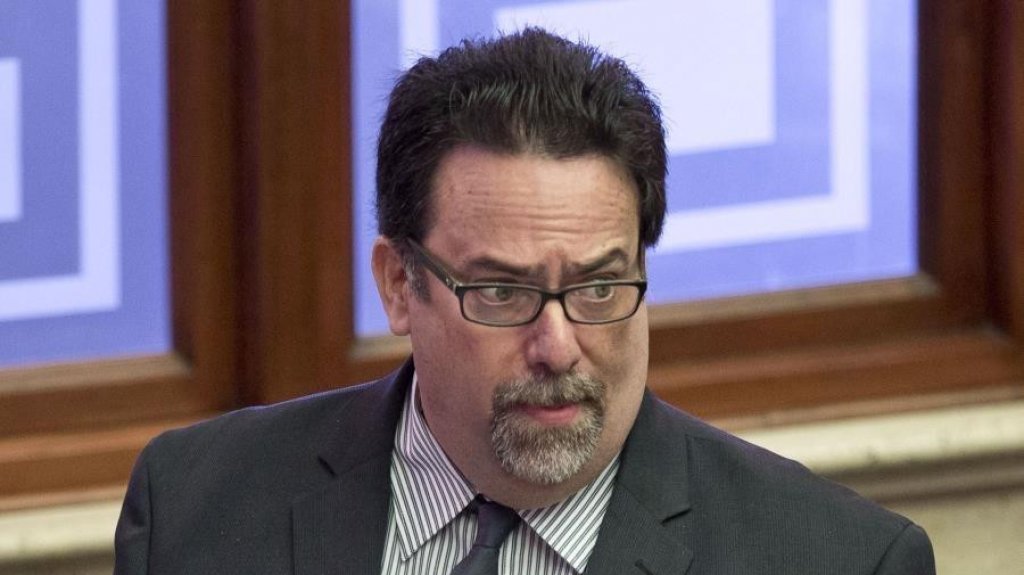  Denis M&aacute;rquez divulga informaci&oacute;n sobre funciones y salarios de empleados 