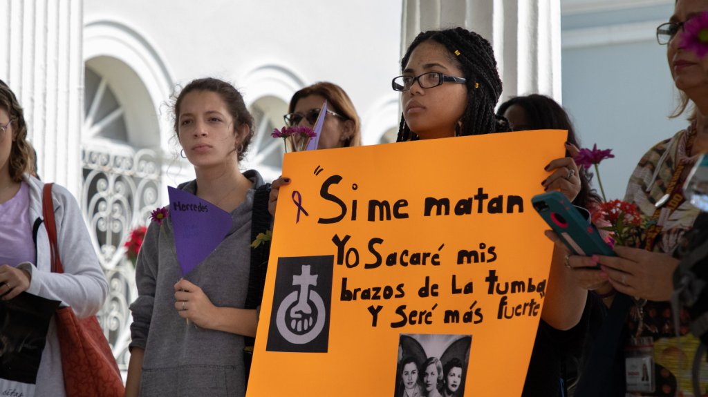  Solicitan al gobernador redirigir los fondos destinados a la delegación de cabilderos por la estadidad a la Oficina de la Procuradora de la Mujer 