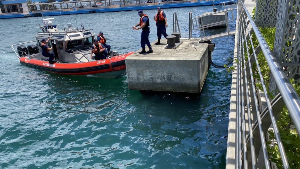  Reportanderrame en bah&iacute;a de San Juan 