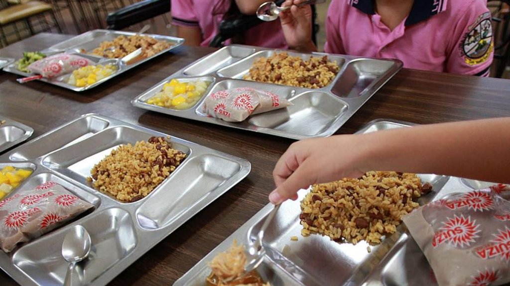  Gobierno abre subasta para suplir alimentos al DE 