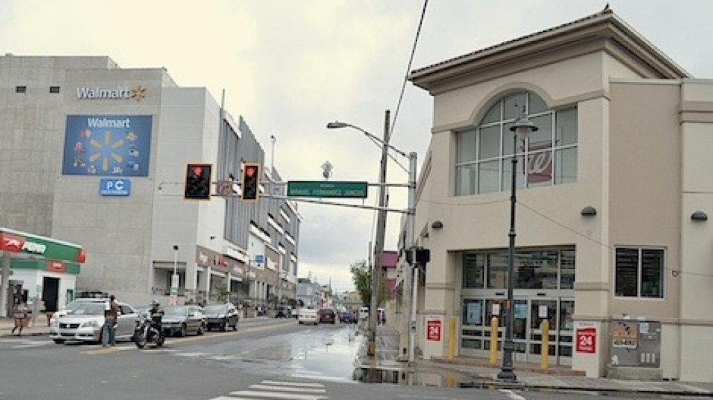 Grupo de hombres entran a Walgreens de Santurce y roban 12 mil d&oacute;lares en cosm&eacute;ticos 