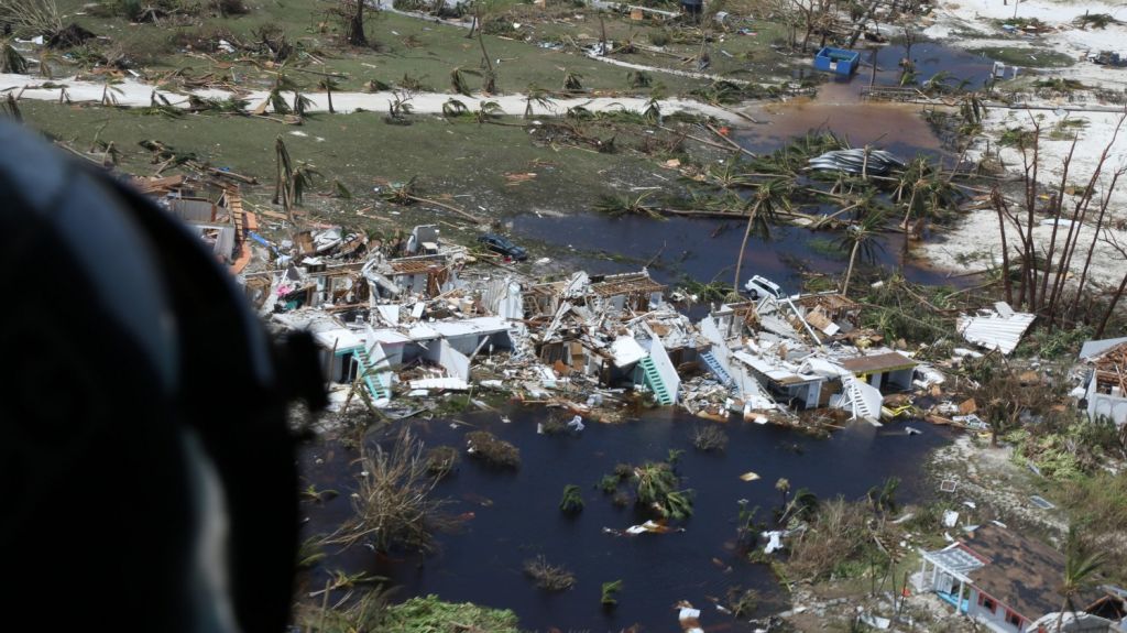  Dorian recupera la categor&iacute;a en su avance hacia la costa de Estados Unidos 