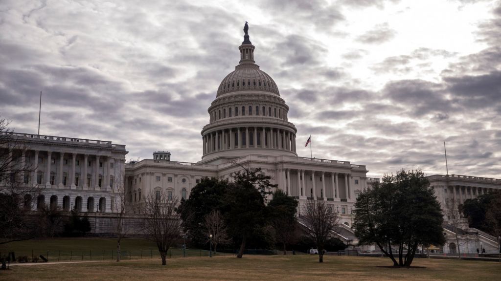  Senador de Illinois renuncia a su esca&ntilde;o en medio de investigaci&oacute;n federal 