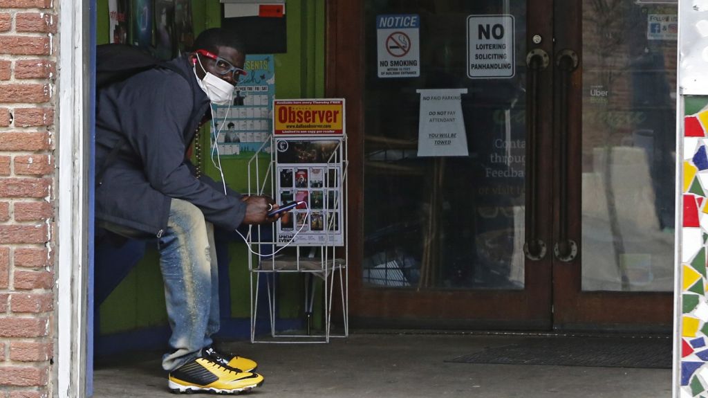  Casos de COVID-19 crecen en zonas en reapertura, con dudas sobre el conteo 