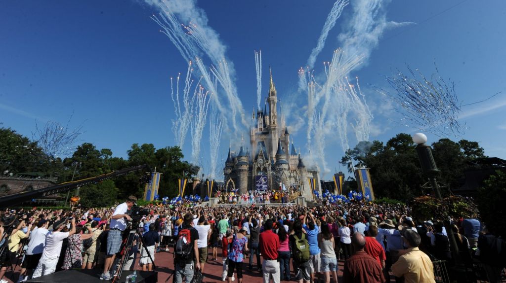  Los parques Disney, sin fecha de reapertura y con media plantilla sin cobrar 