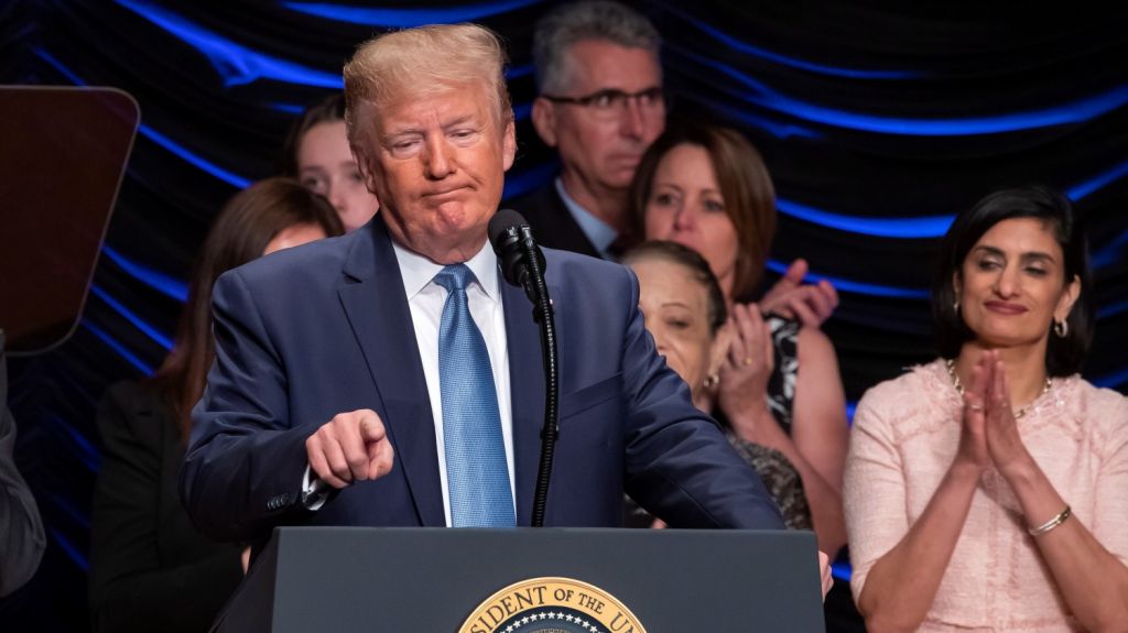  Trump amenaza a Guatemala con vetos y aranceles por desacuerdo migratorio 