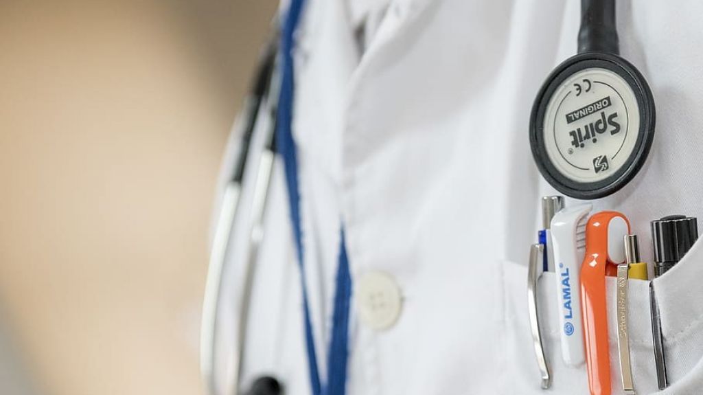  Piden m&eacute;dicos asistentes puedan laborar ante emergencia coronavirus 