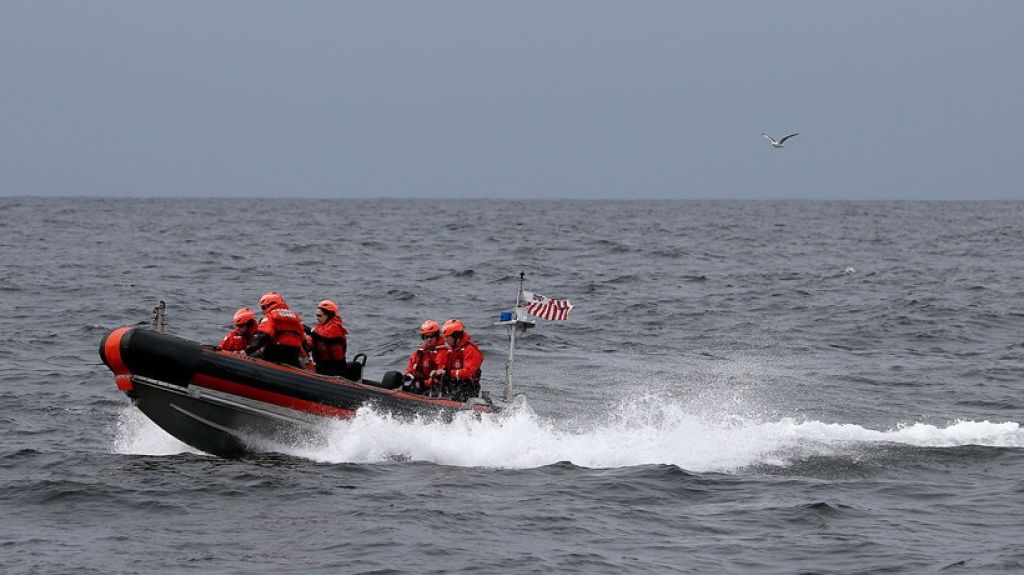  Se teme que haya m&aacute;s de 30 v&iacute;ctimas mortales tras el incendio de un barco en las costas de California 