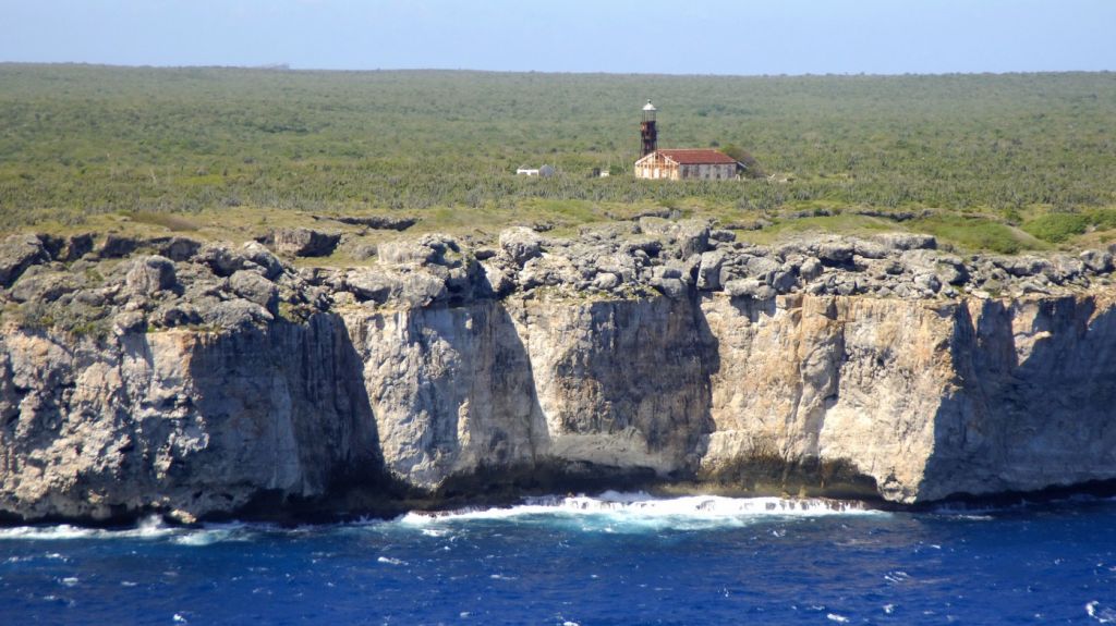  La Guardia Nacional ayuda en la energizaci&oacute;n de la isla de Mona 