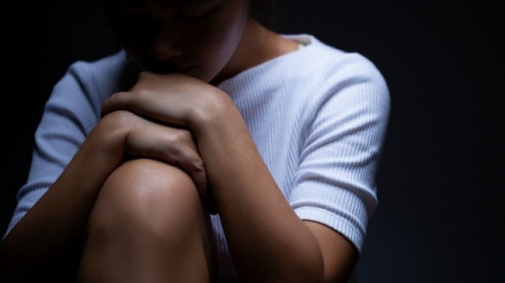  Alumna se quita la vida luego que maestro la avergonzara por estar "en sus d&iacute;as" 