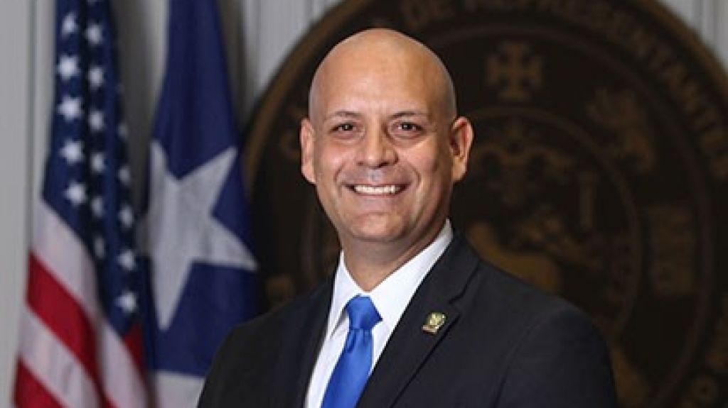  Oficializan renuncia de representante Guillermo Miranda 