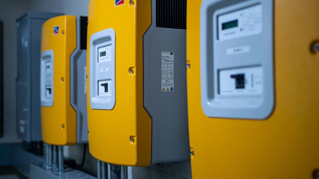  Inauguran sistema de energía solar y baterías en la estación de Bomberos de Ponce 