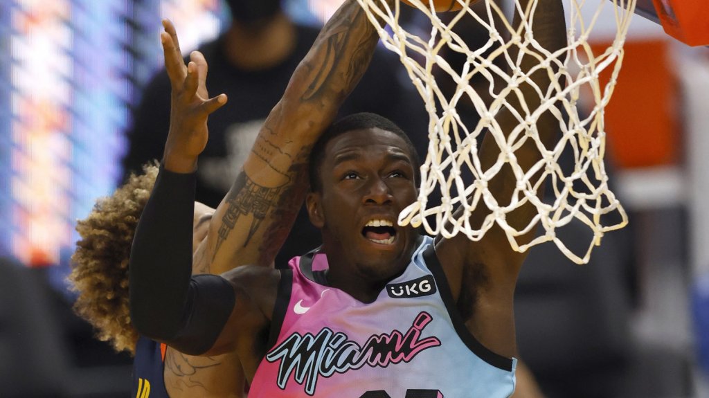  94-96. Los Heat ganan a los Lakers en partido de revancha 