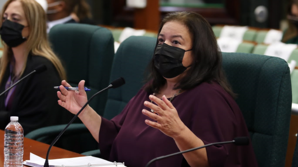  Contralora defiende su capacidad de realizar la auditoría de la deuda pública 