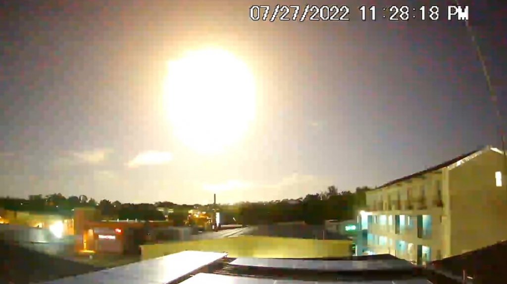  Avistan impresionante meteoro desde distintos puntos de la isla 