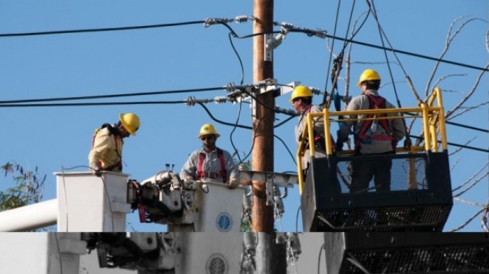 AEE trabaja en reparaciÃ³n de lÃ­nea que dejo a Condado y Ã¡reas de Santurce sin luz 