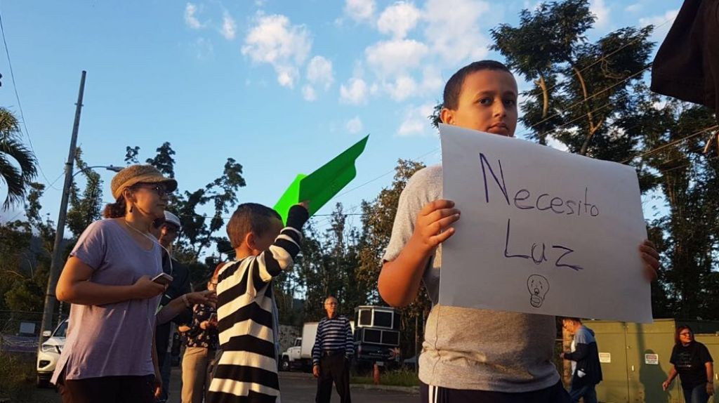  Comunidades en Cayey siguen a oscuras, como si el Huracán hubiera pasado ayer 