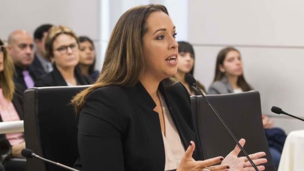  Turismo orienta a hosteleros sobre nueva ley deplan de incentivos 