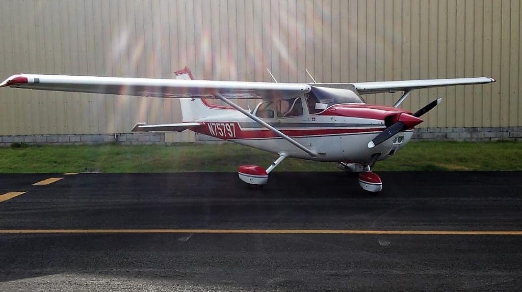  Sali&oacute; de Puerto Rico en avioneta con mas de 150 mil d&oacute;lares en efectivo a Republica Dominicana, se qued&oacute; sin chavos y sin avioneta 