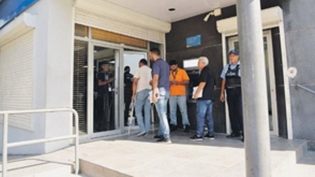  Los bancos estarán cerrados los sábados y domingos 