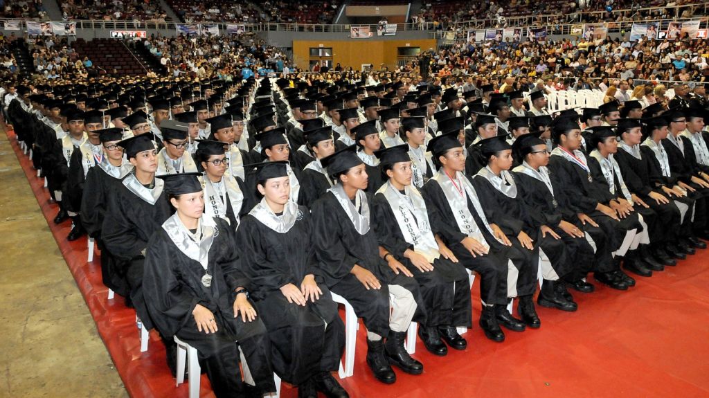  Grad&uacute;an a 216 j&oacute;venes del Programa "PR Youth Challenge Academy" de la Guardia Nacional 