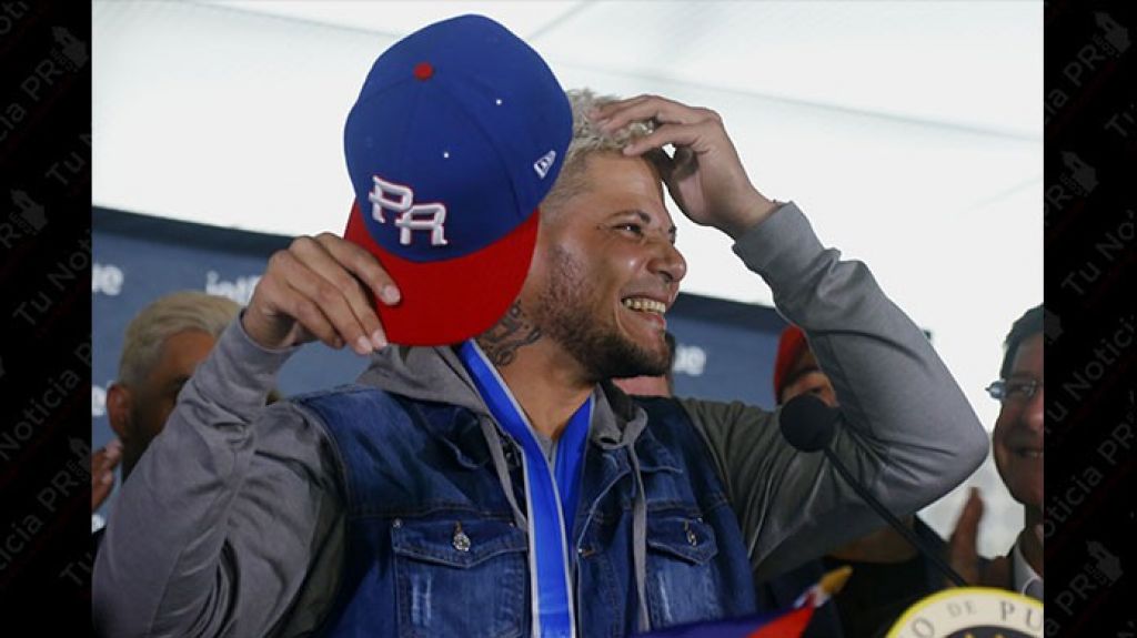  Pelotero puertorrique&ntilde;o Yadier Molina critica cierre escuela de b&eacute;isbol 