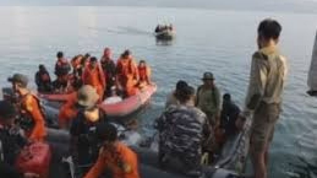  Vea video: Concluye la b&uacute;squeda del naufragio en lago de Sumatra con 164 desaparecidos 